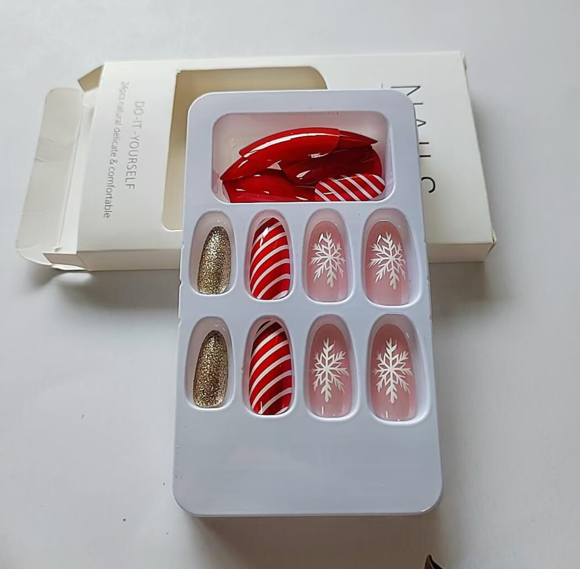 Candy Stripe Snowflake Glitter Press-On Nails Christmas False Nails – Free Shipping