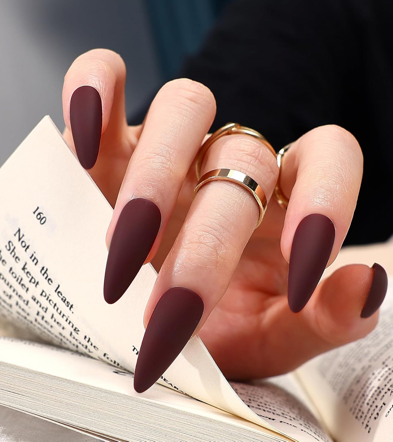 Elegant Black Medium Matte Stiletto Press-On Fake Nails–Trendy Artificial Manicure for Effortless Style-Free Shipping