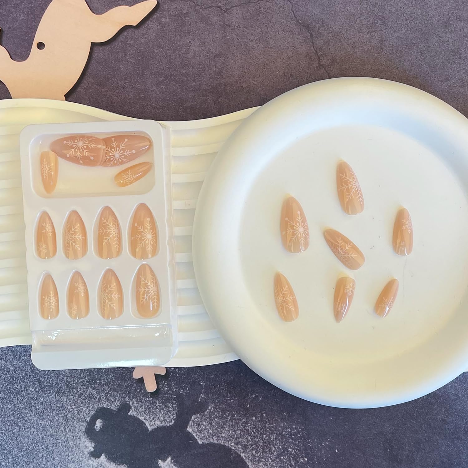 Elegant Snowflake Ombre Christmas Press-On Nails Medium Almond Acrylic Nails - Free Shipping