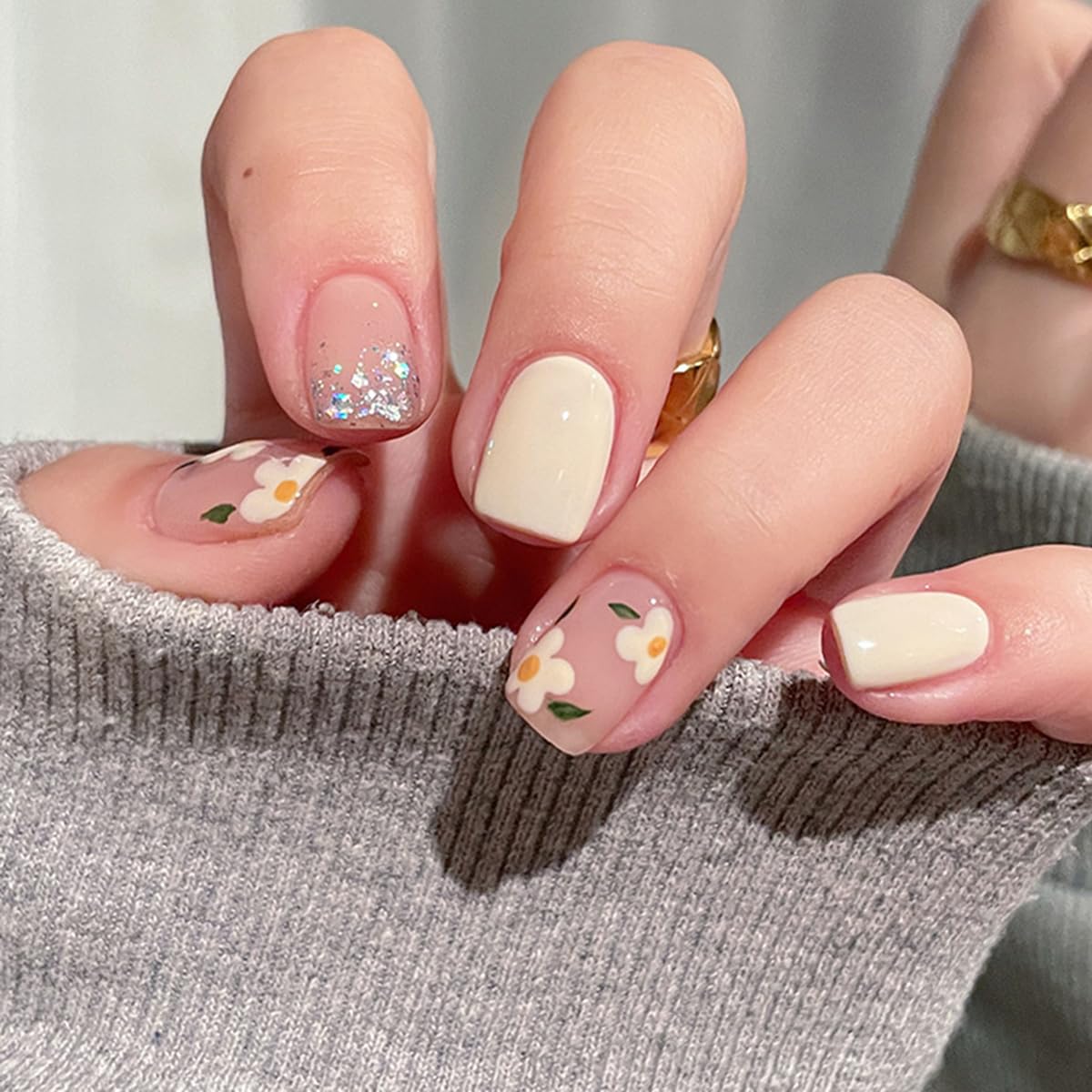 Vintage Floral Off White Press-On Nails Square Acrylic Fake Nails - Free Shipping