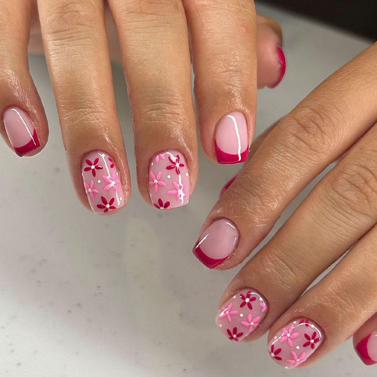 Easter Press On Nails Short Fake Nails with Glue Rabbit Eggs Pattern Design Flower False Nails Easter Press Ons Cute Bunny Stick on Nails Artificial Nails Finger Manicure for Women 24Pcs