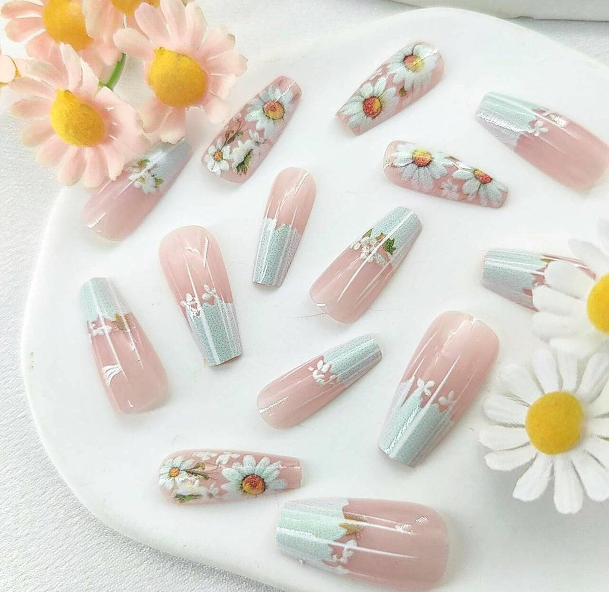 Cute Daisy Floral French Tip Press-On Nails Fake Nails 24 Pcs - Free Shipping