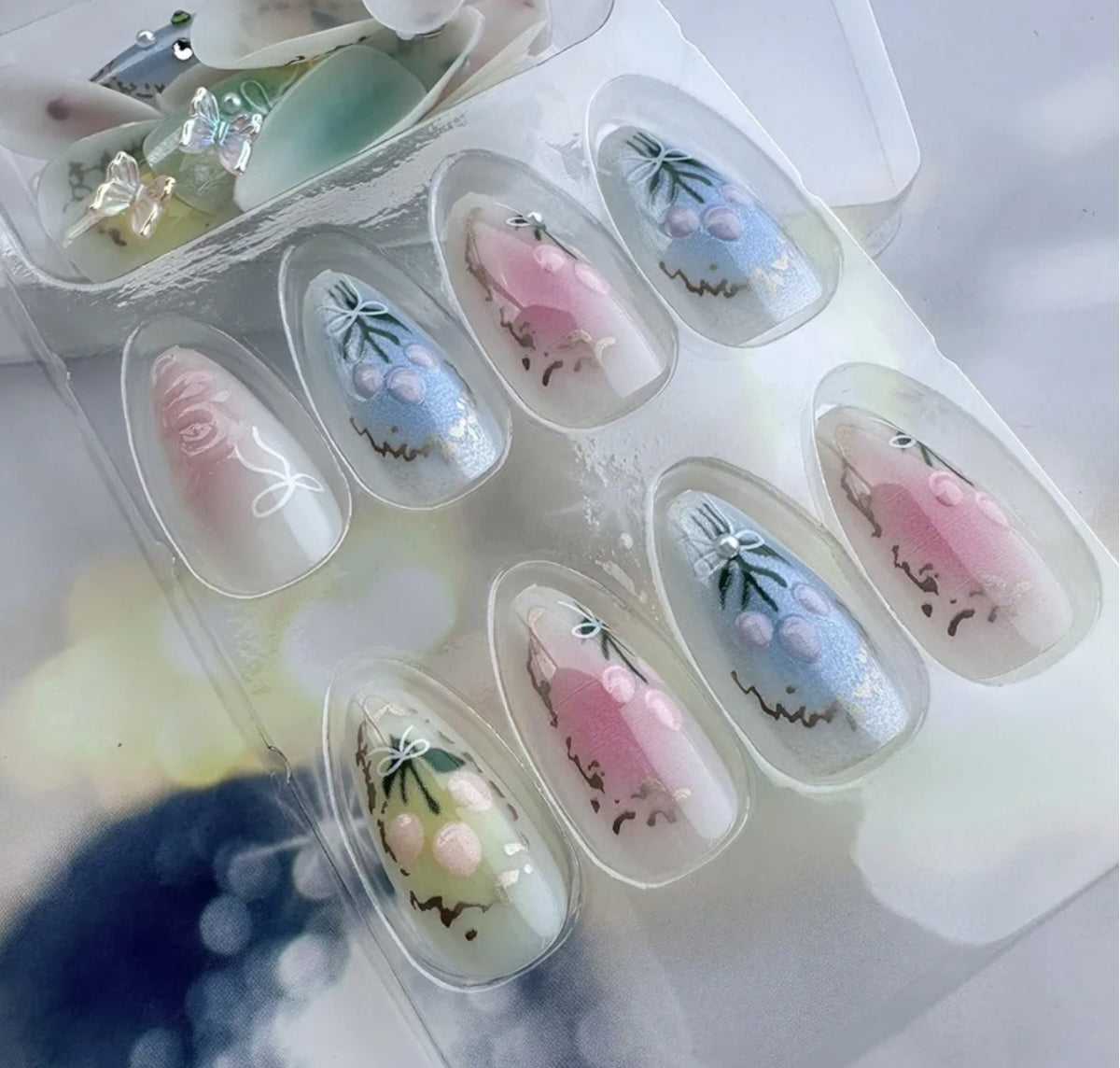 Cute Floral 3D Butterfly Almond Rhinestones Press-On Nails Artificial Nails 24 Pcs - Free Shipping