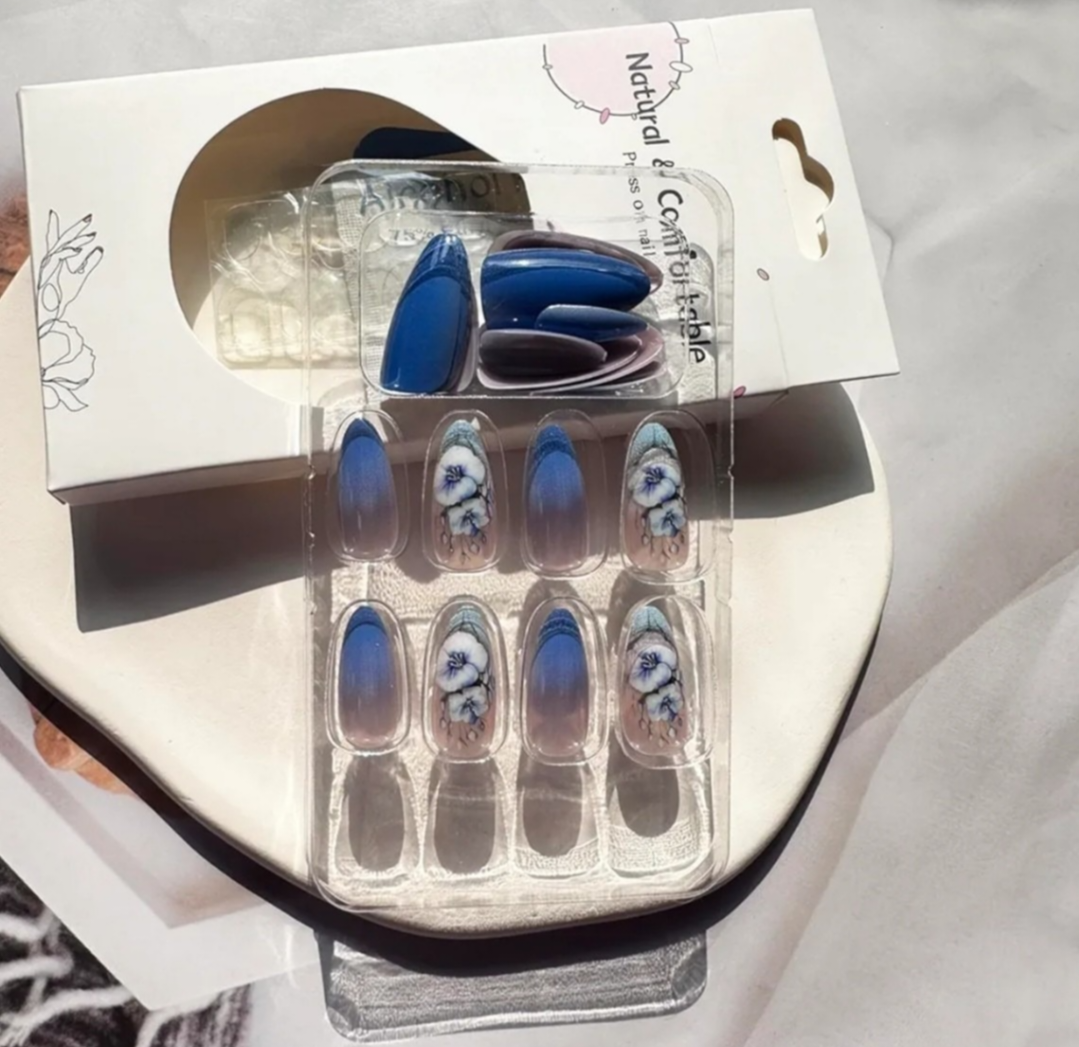 Elegant Blue Gradient Floral Art Press-On Nails Fake Artificial Nails 24 Pcs – Free Shipping