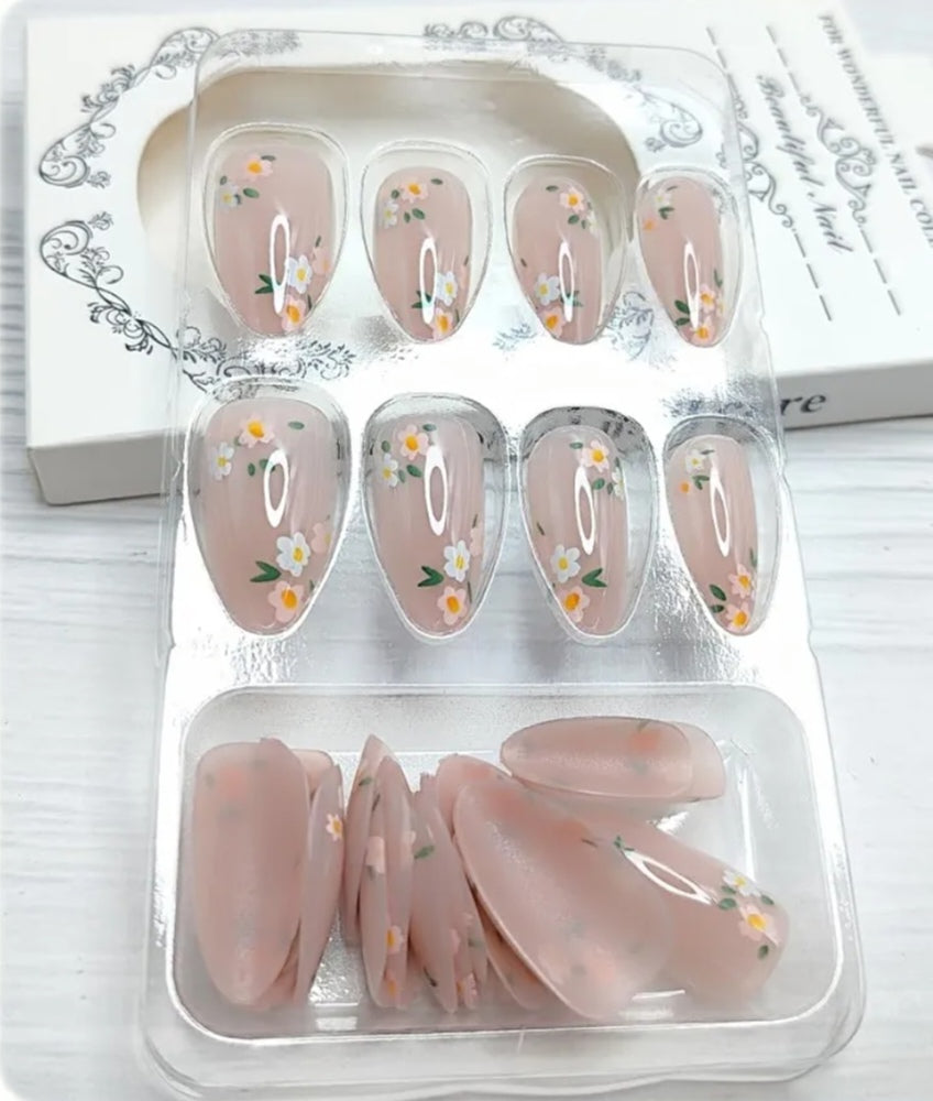 Cute Spring Floral Daisy Blossom Press-On Nails Fake Artificial Nails Set 24 Pcs - Free Shipping