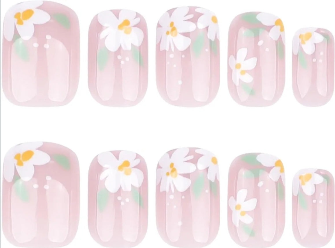 Spring Daisy Floral Tips Press-On Nails Fake Artificial Nails 24 Pcs – Free Shipping