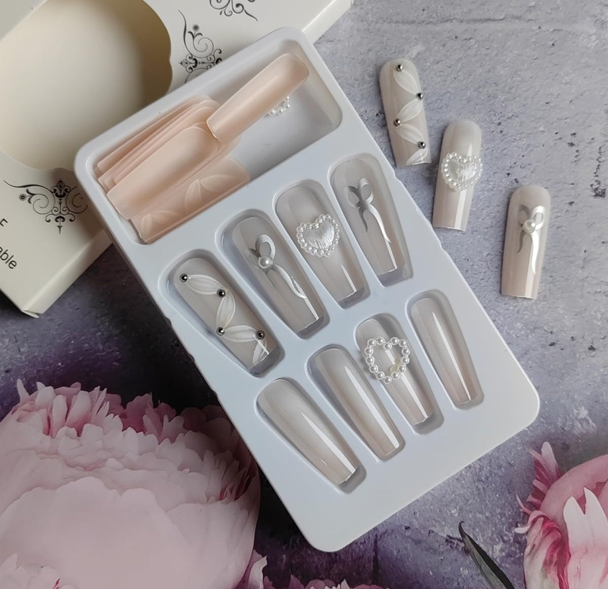 Elegant 3D Heart Pearl Rhinestone Silver Detail Press-On Nails Artificial Nails 24 Pcs - Free Shipping