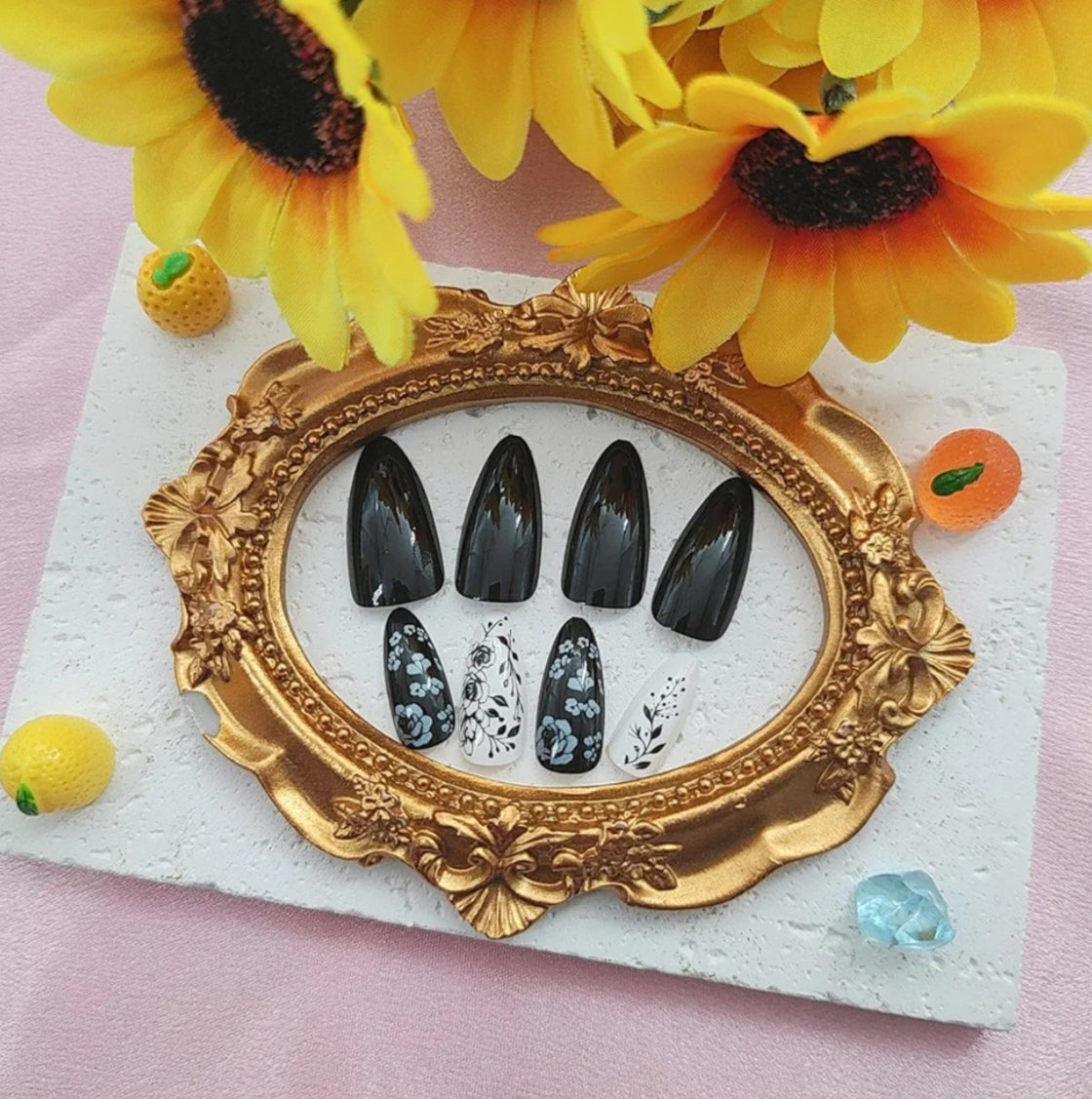 Chic Black White Floral Press-On Nails Fake Artificial Nails 24 Pcs – Free Shipping