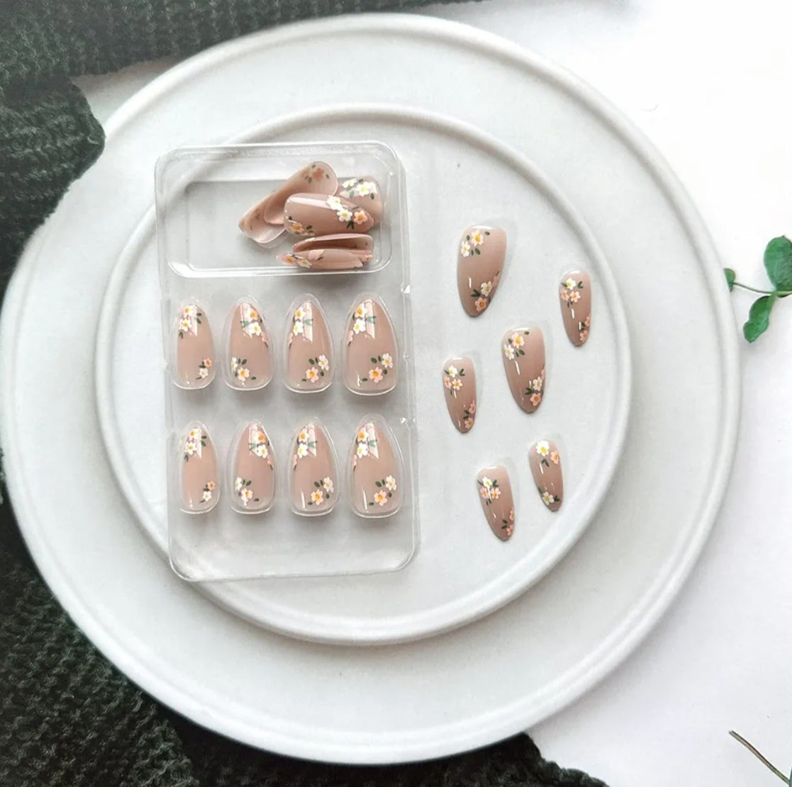 Cute Spring Floral Daisy Blossom Press-On Nails Fake Artificial Nails Set 24 Pcs - Free Shipping