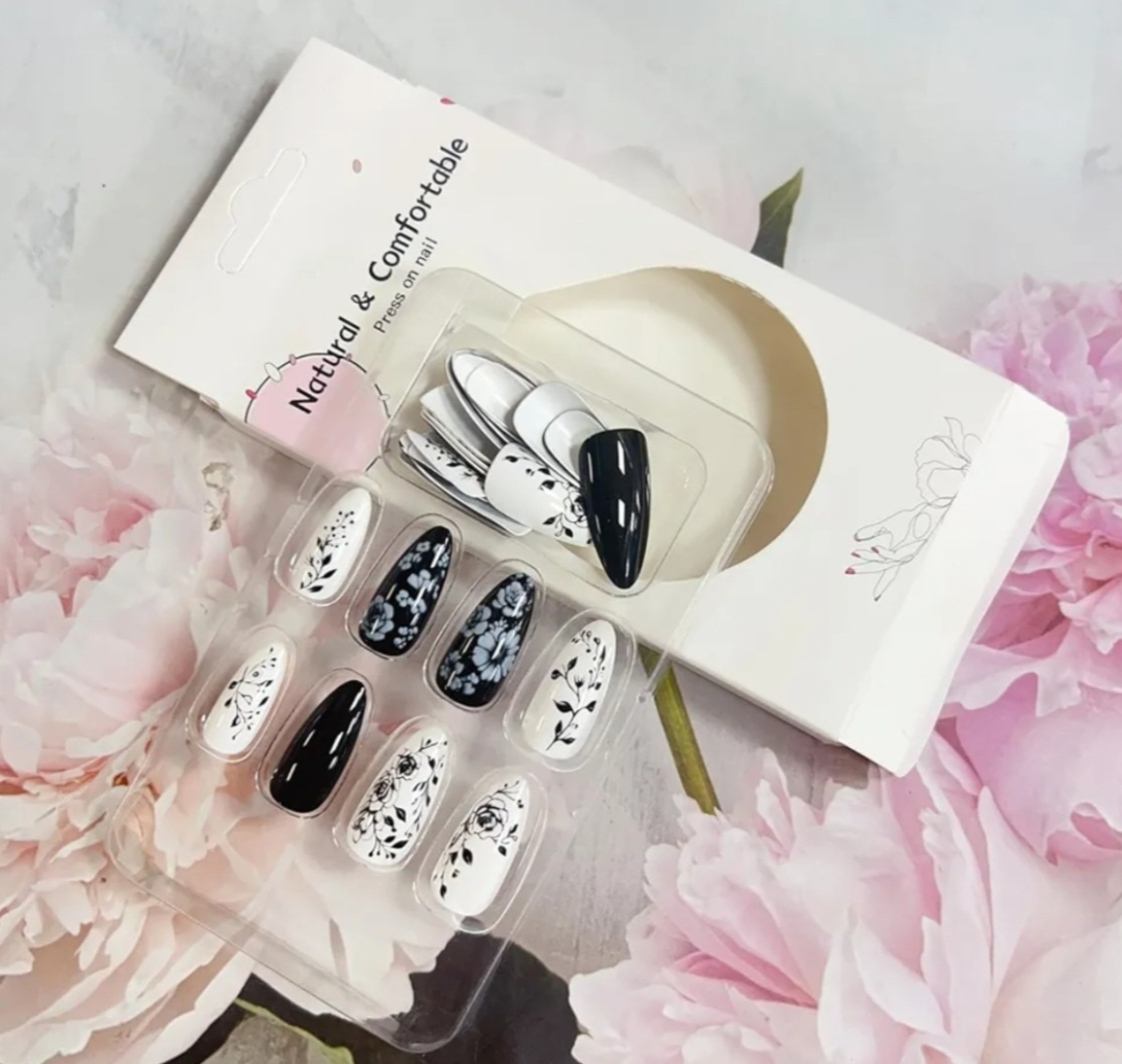 Chic Black White Floral Press-On Nails Fake Artificial Nails 24 Pcs – Free Shipping