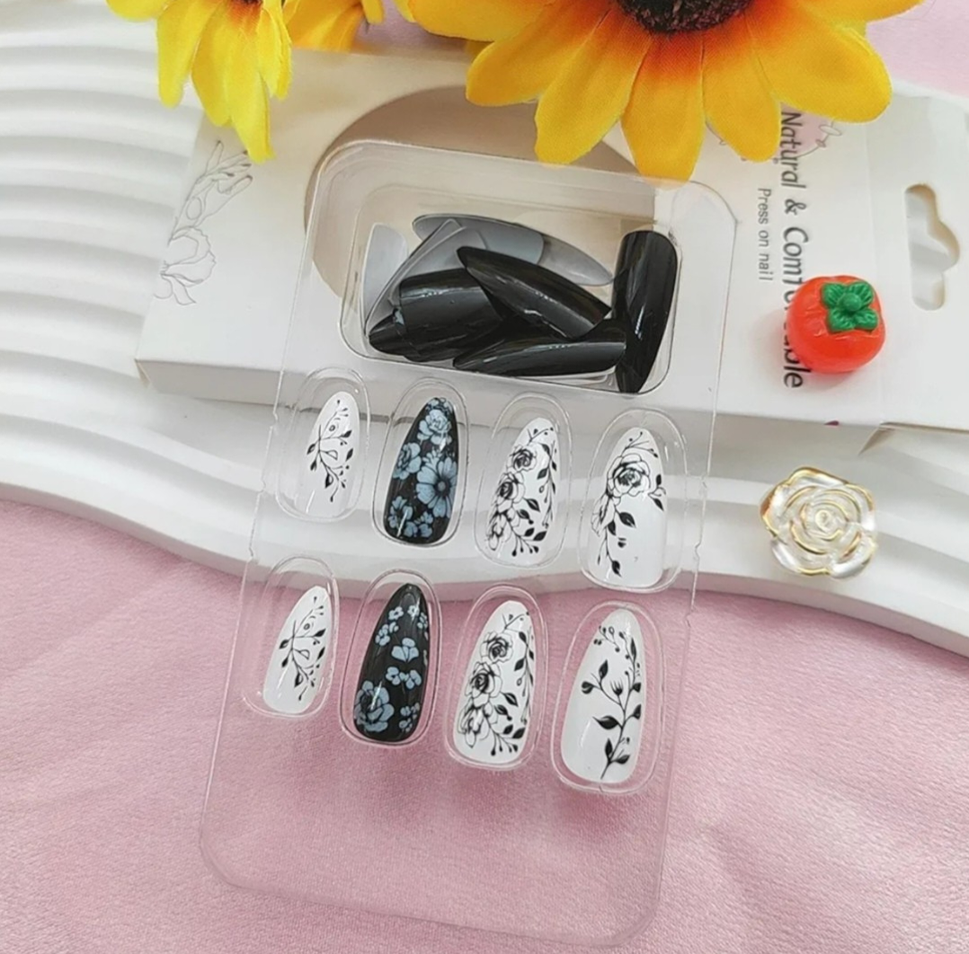Chic Black White Floral Press-On Nails Fake Artificial Nails 24 Pcs – Free Shipping
