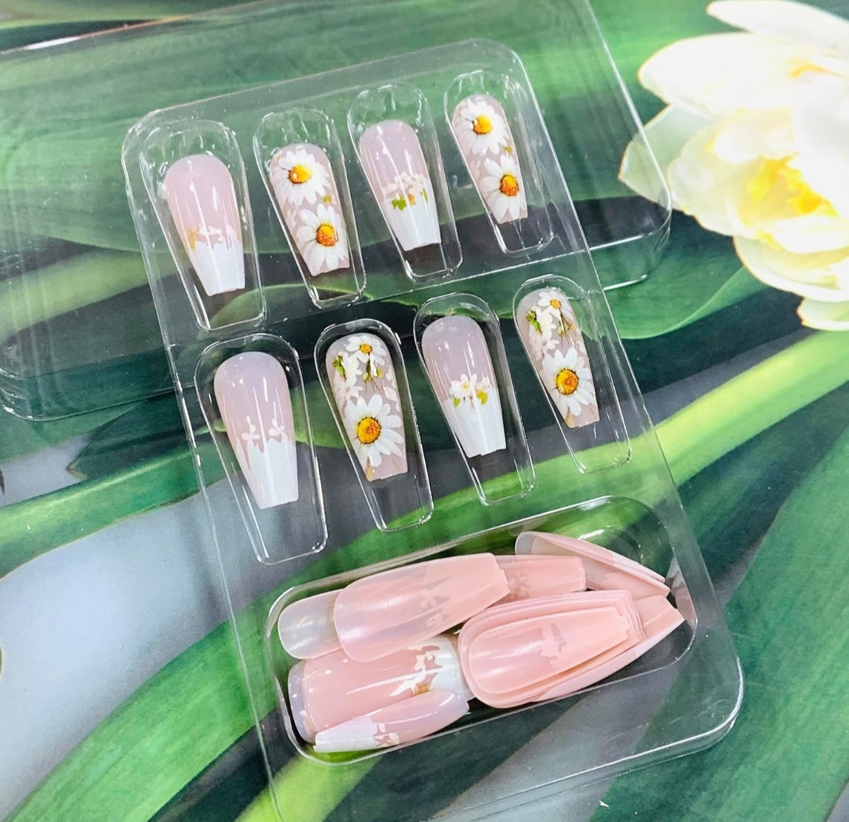 Cute Daisy Floral French Tip Press-On Nails Fake Nails 24 Pcs - Free Shipping