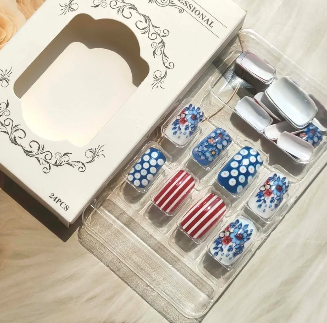 Chic Patriotic Floral Flag Press-On Nails Fake Artificial Nails 24 Pcs – Free Shipping