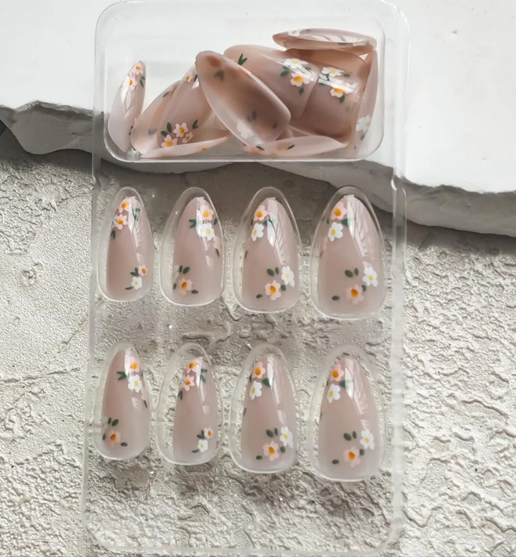 Cute Spring Floral Daisy Blossom Press-On Nails Fake Artificial Nails Set 24 Pcs - Free Shipping