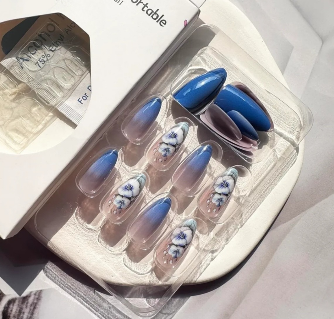Elegant Blue Gradient Floral Art Press-On Nails Fake Artificial Nails 24 Pcs – Free Shipping