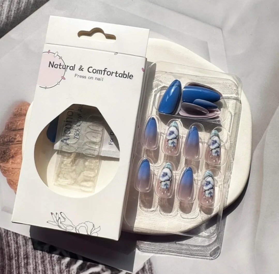 Elegant Blue Gradient Floral Art Press-On Nails Fake Artificial Nails 24 Pcs – Free Shipping