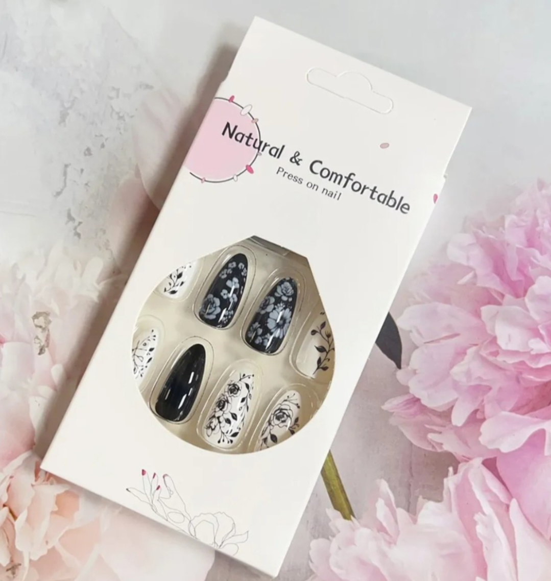 Chic Black White Floral Press-On Nails Fake Artificial Nails 24 Pcs – Free Shipping