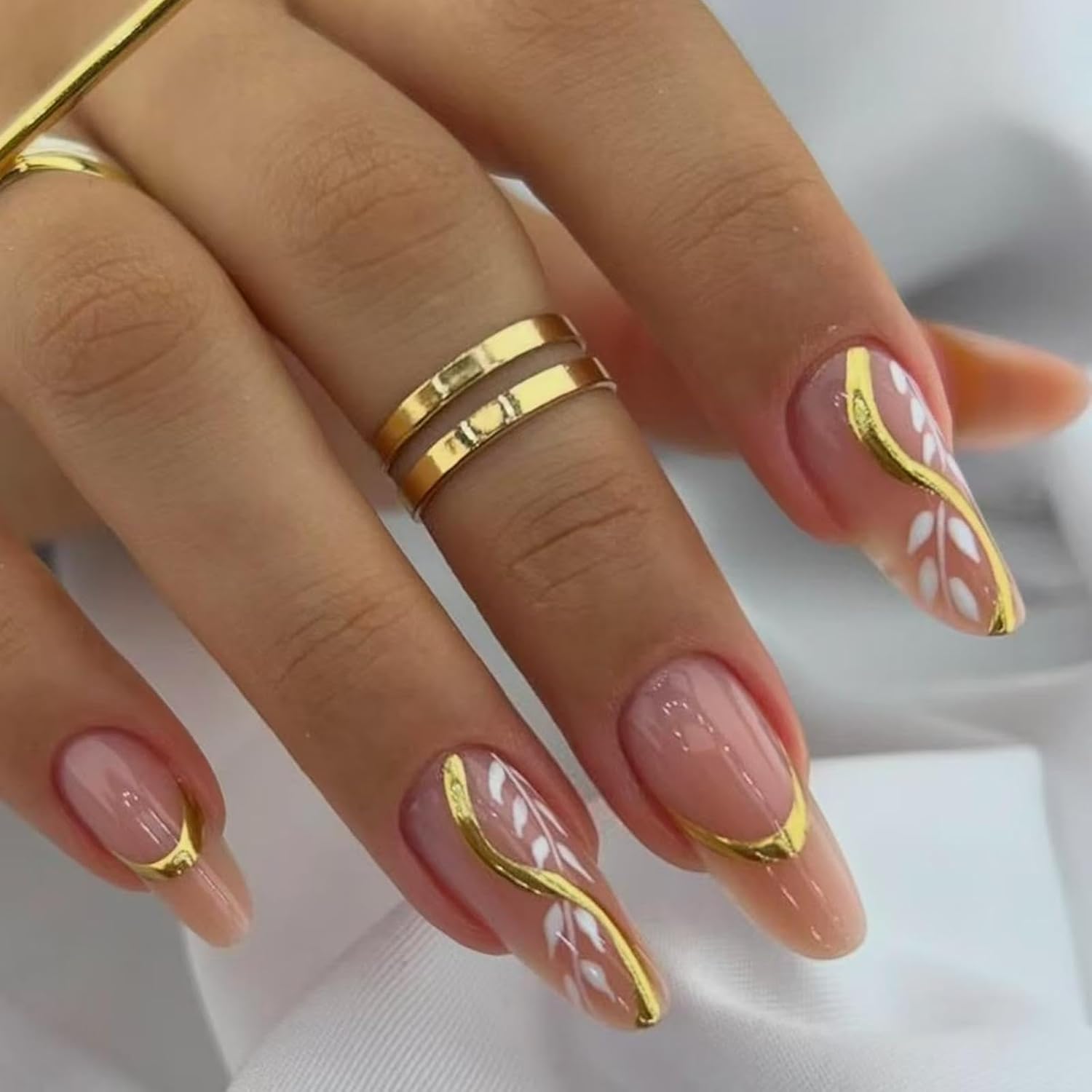Leaf Press on Nails Gold Line Fake Nails Medium Almond False Nails with Design Nude Glue on Nails Artificial Acrylic Nail Glossy Stick on Nails for Women Girls Manicure 24Pcs