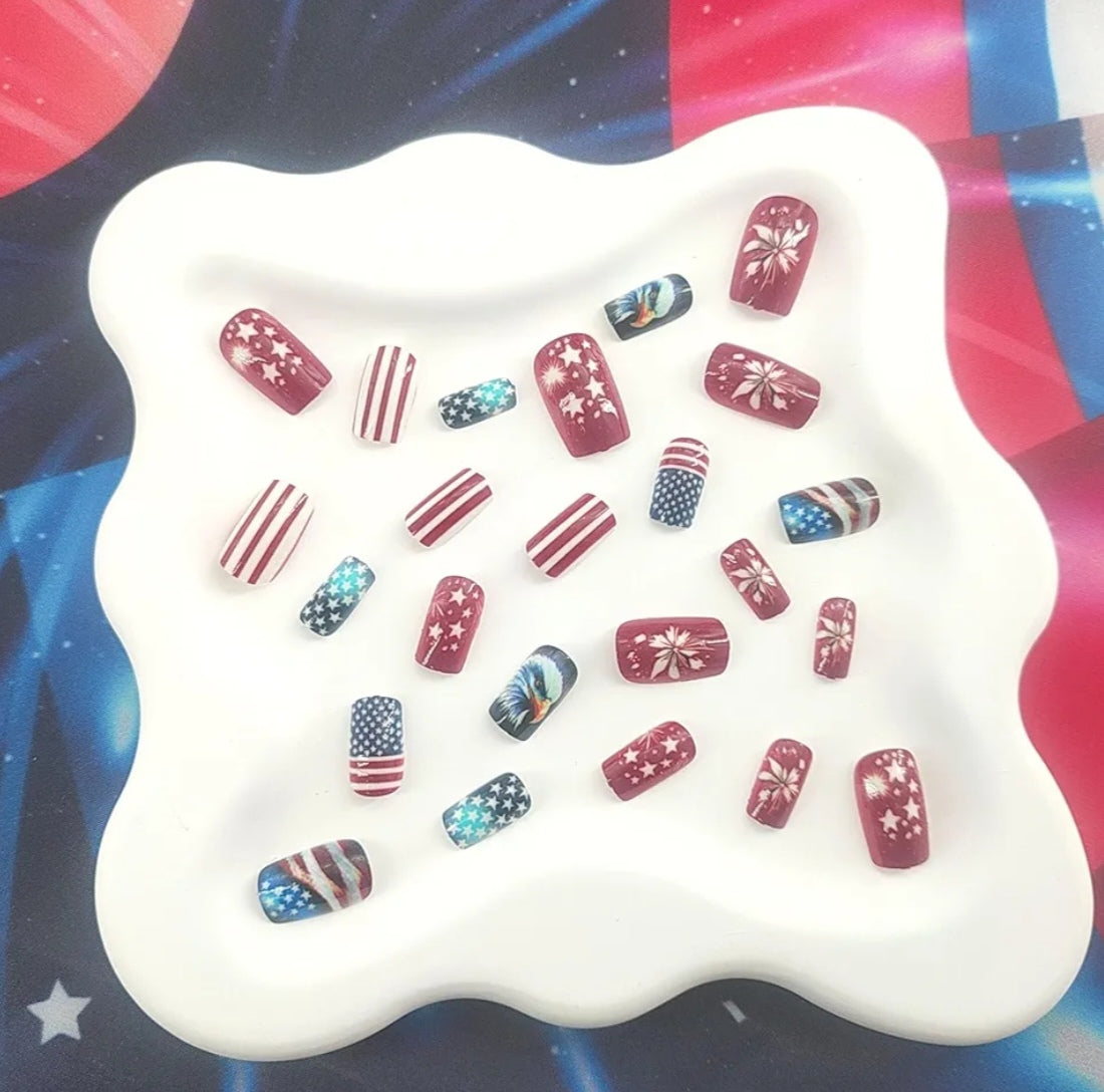 Patriotic Eagle USA Flag Press-On Nails Fake Artificial Nails 24 Pcs – Free Shipping