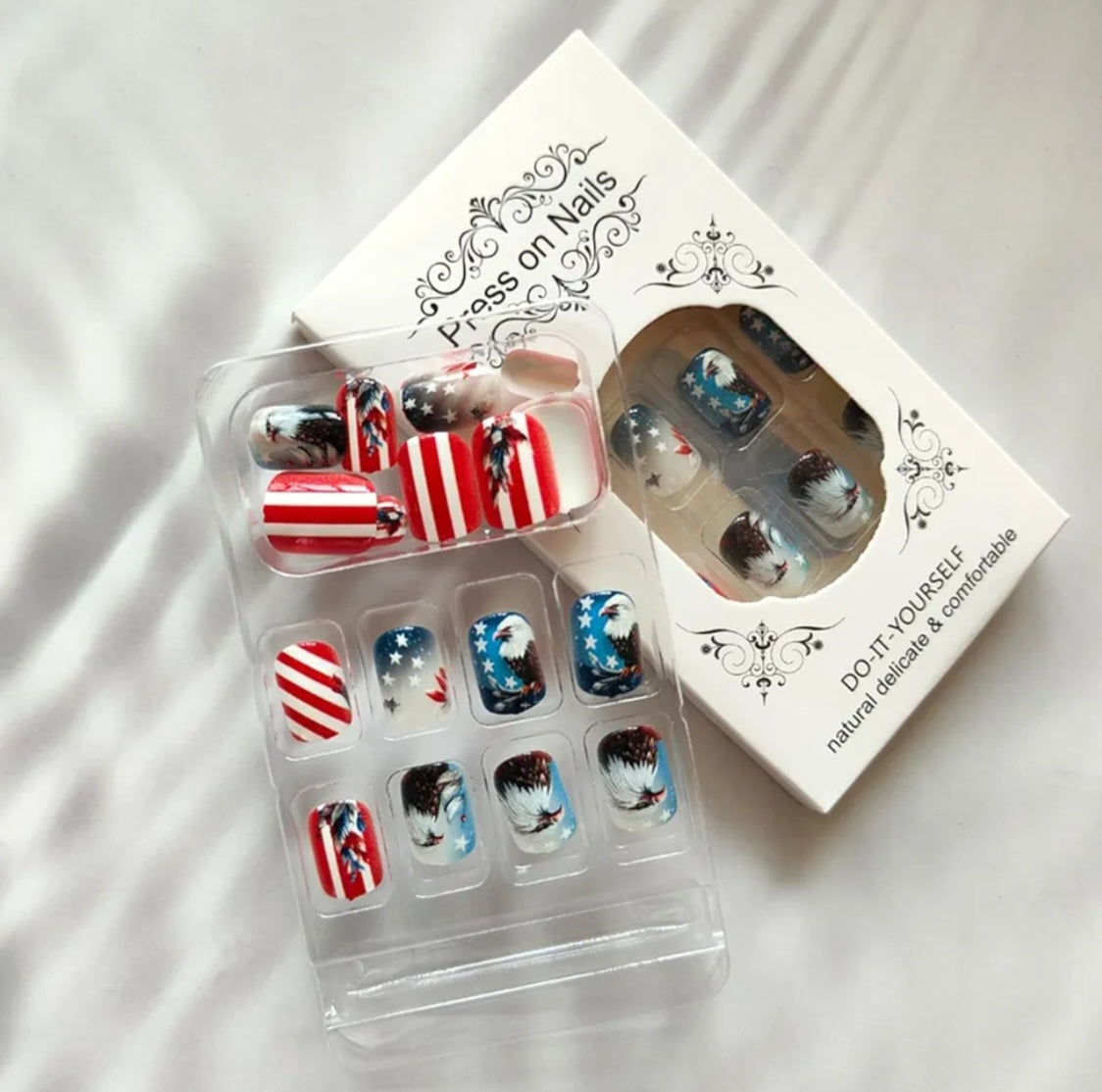 Stylish Iconic Eagle American Flag Feather Press-On Nails Fake Artificial Nails 24 Pcs – Free Shipping
