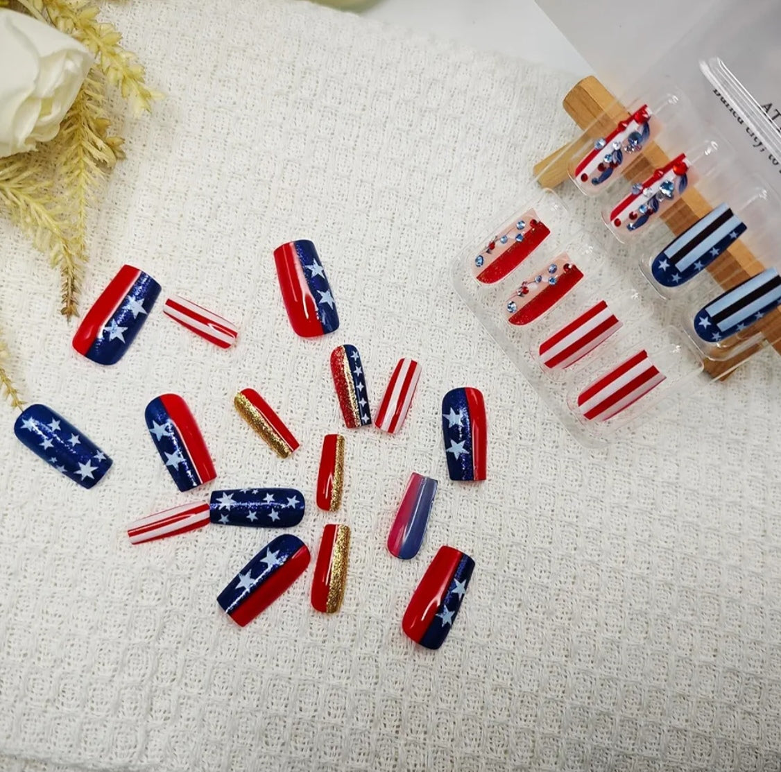 Elegant American Flag Glitter Star Stripes Press-On Nails Fake Artificial Nails  24 Pcs – Free Shipping