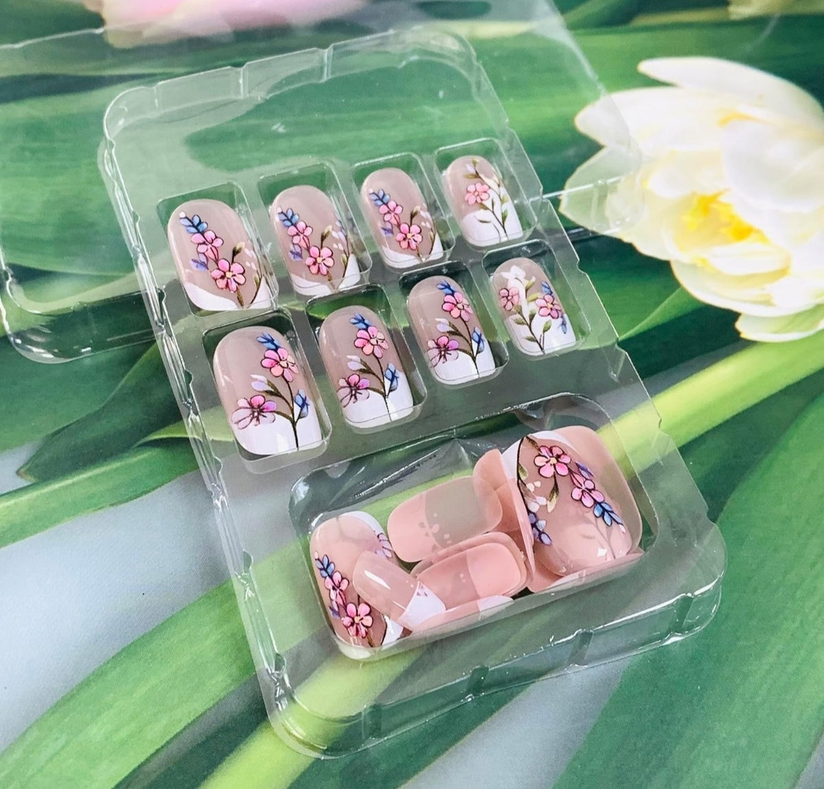 Chic French Floral Tip Press-On Nails Artificial Nails 24 Pcs - Free Shipping