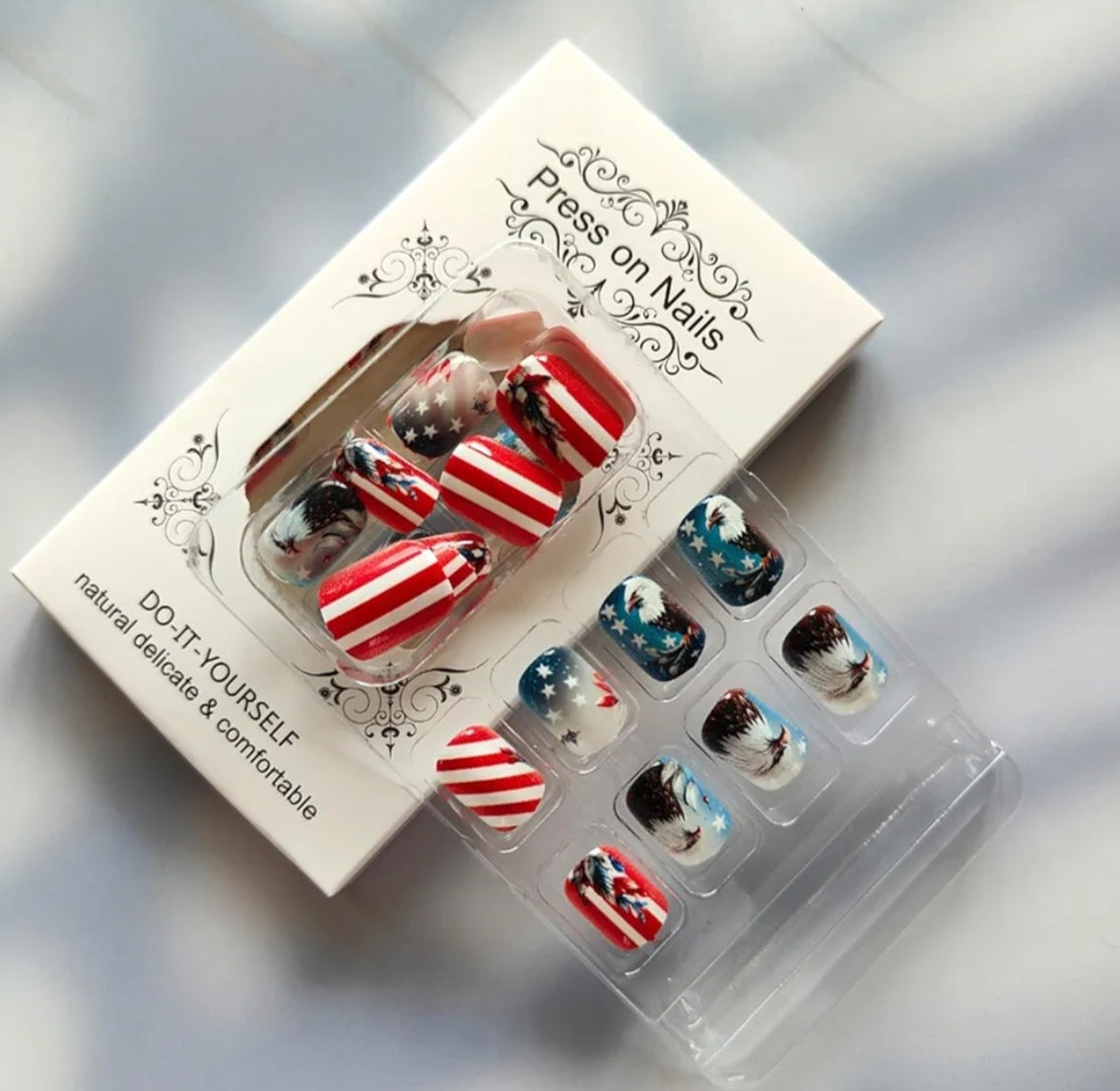Stylish Iconic Eagle American Flag Feather Press-On Nails Fake Artificial Nails 24 Pcs – Free Shipping